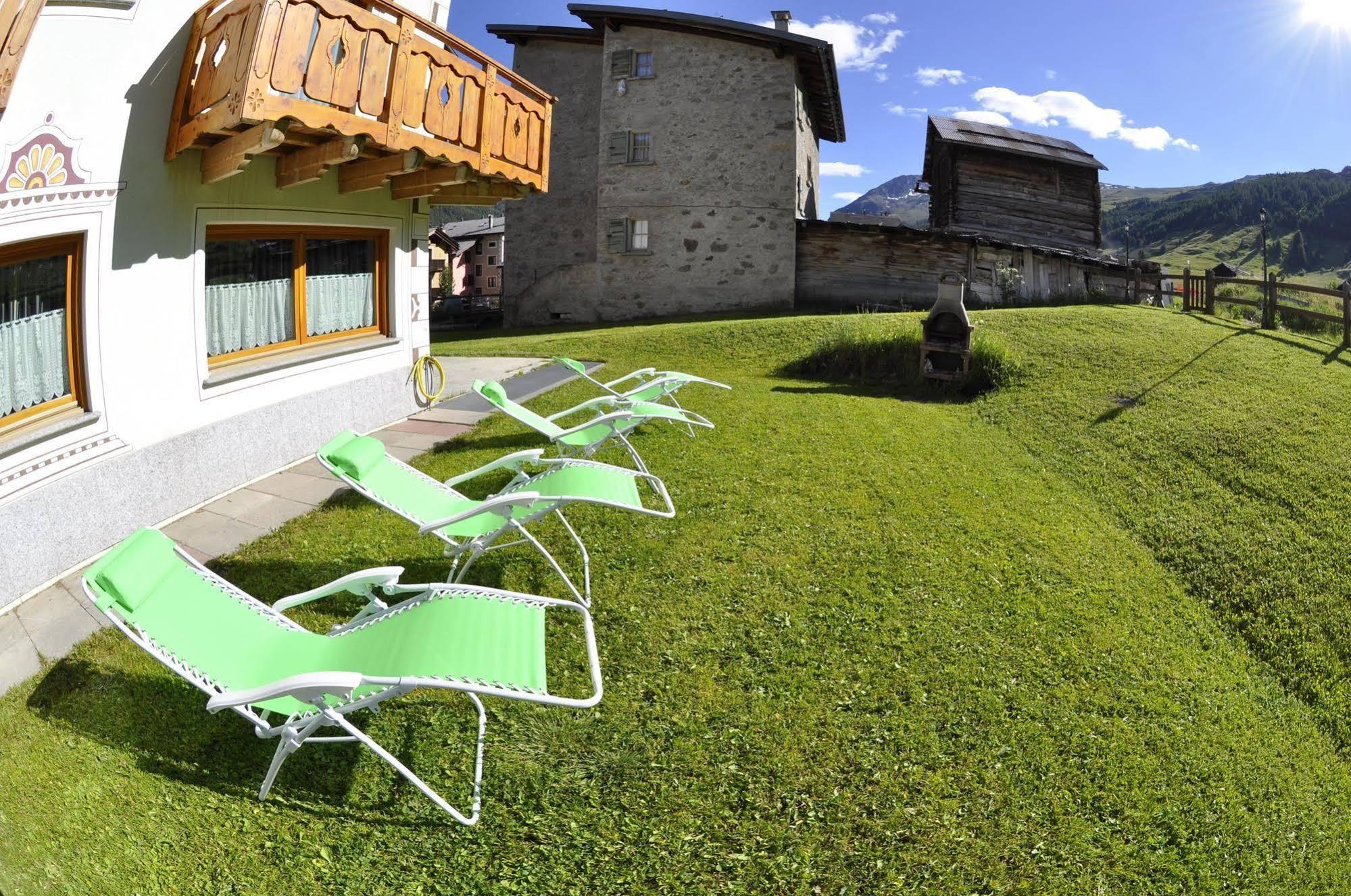 Alpen Royal By Livigno Accomodation Buitenkant foto